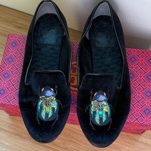 🪲Tory Burch Black Velvet Loafers with Multicolor Embroidered Beetle 🪲
